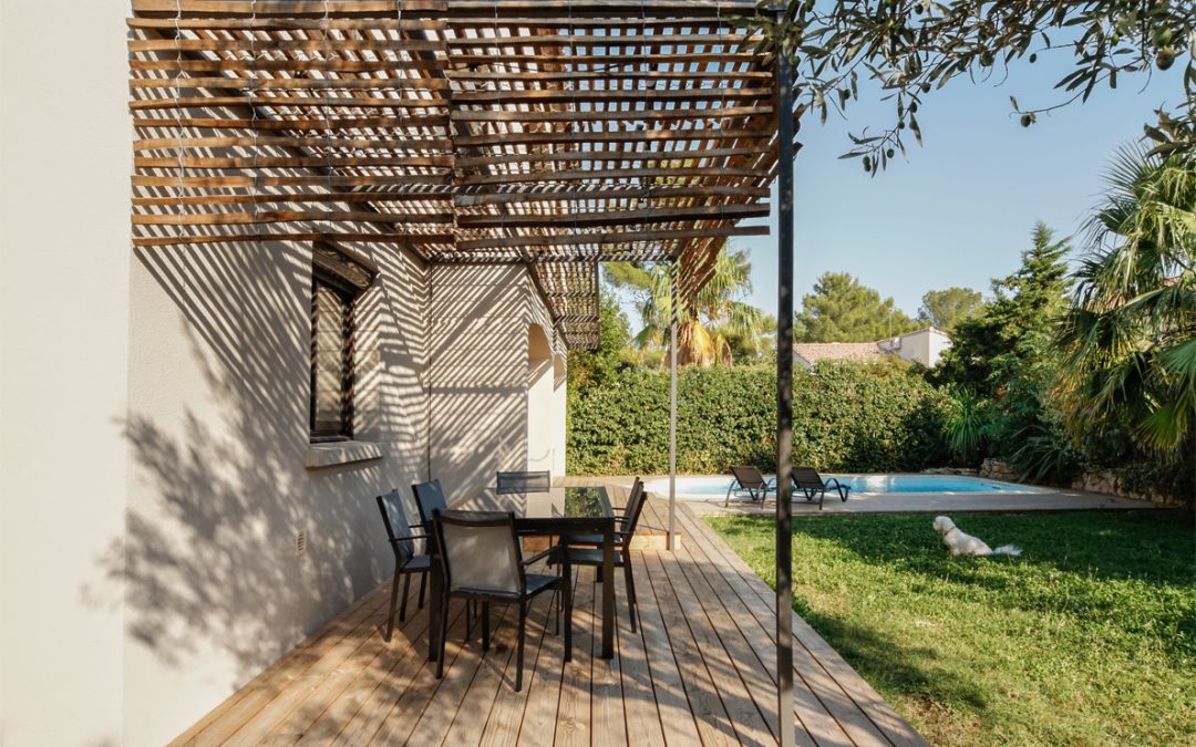 aménagement extérieur – terrasses – protection solaire – pourtour piscine – façade
